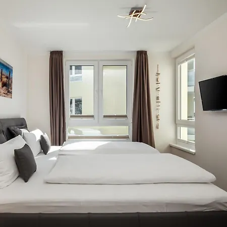 شقة Meeresblick Fewo: Beachfront Balcony With Ahoi Access *