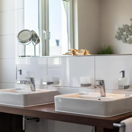 Meeresblick Fewo: Beachfront Balcony With Ahoi Access